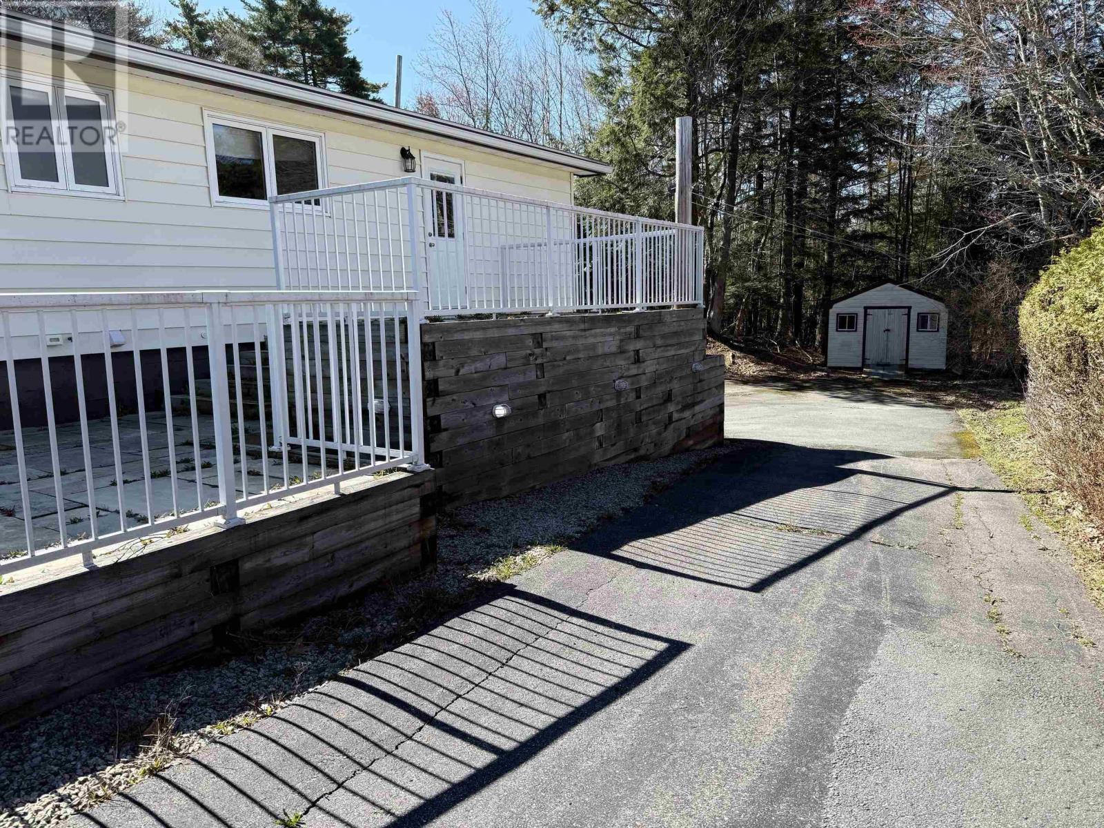 293 Kydd Street - 5