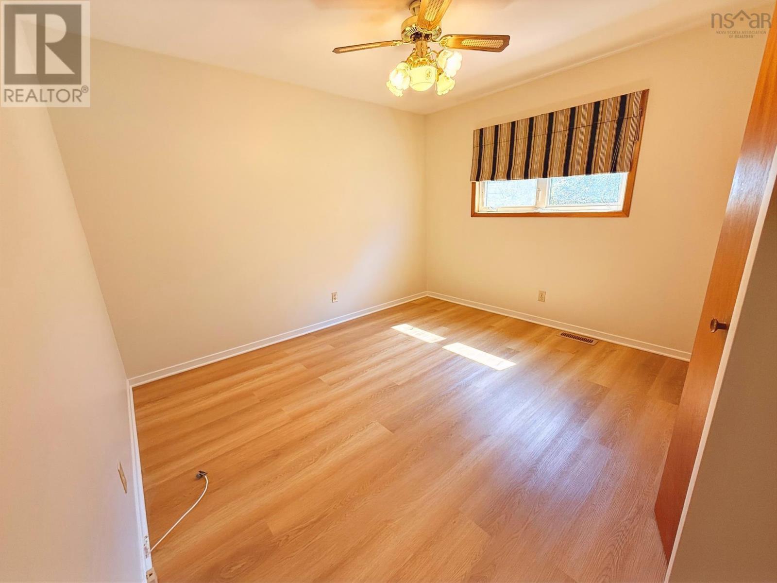 293 Kydd Street - 22