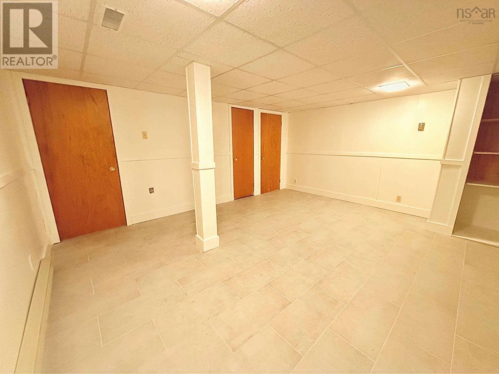 293 Kydd Street - 33