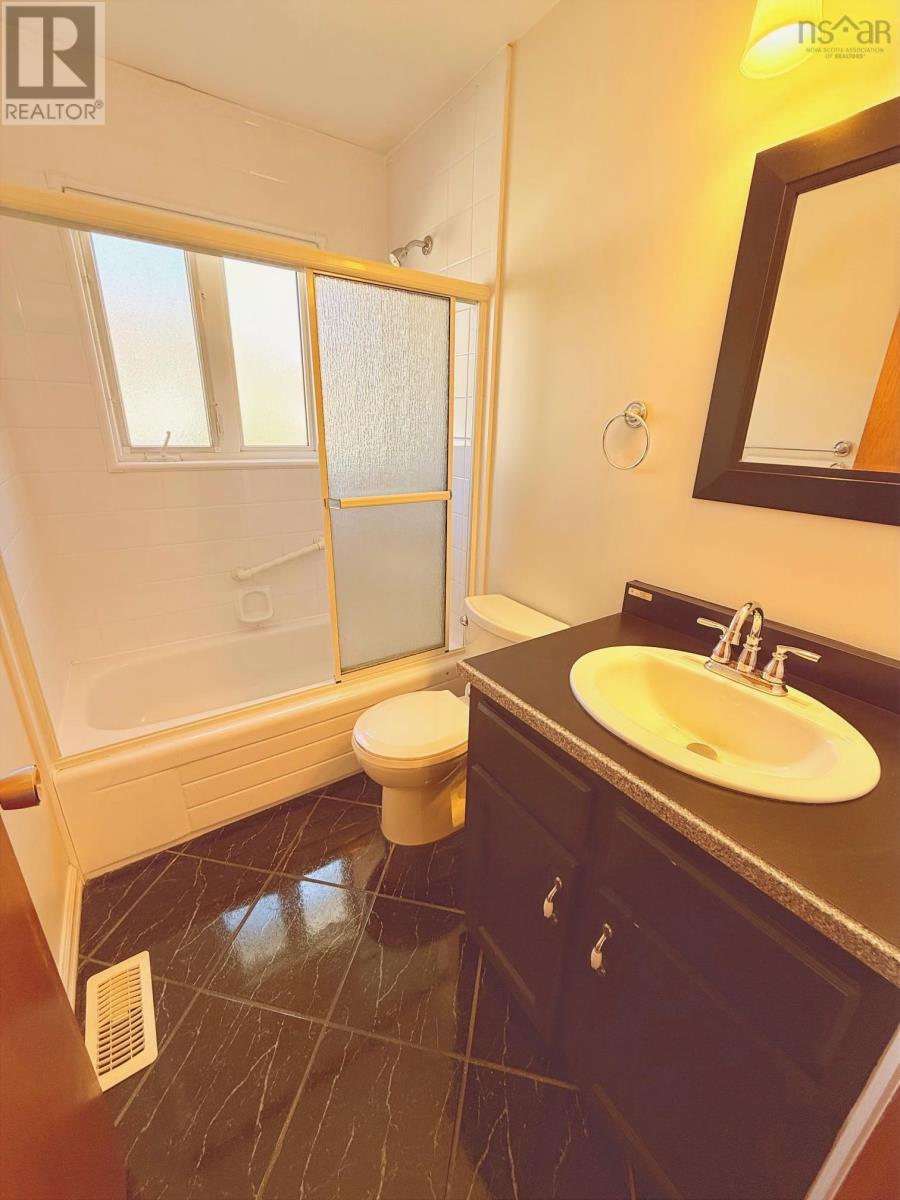 293 Kydd Street - 20