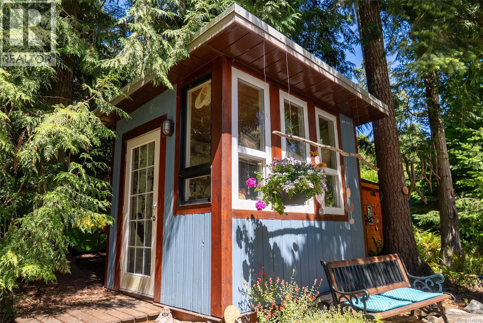 7913 Swanson View Dr, Pender Island