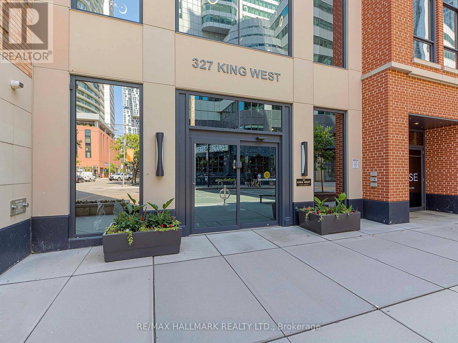 #1703 327 KING STREET W - 3