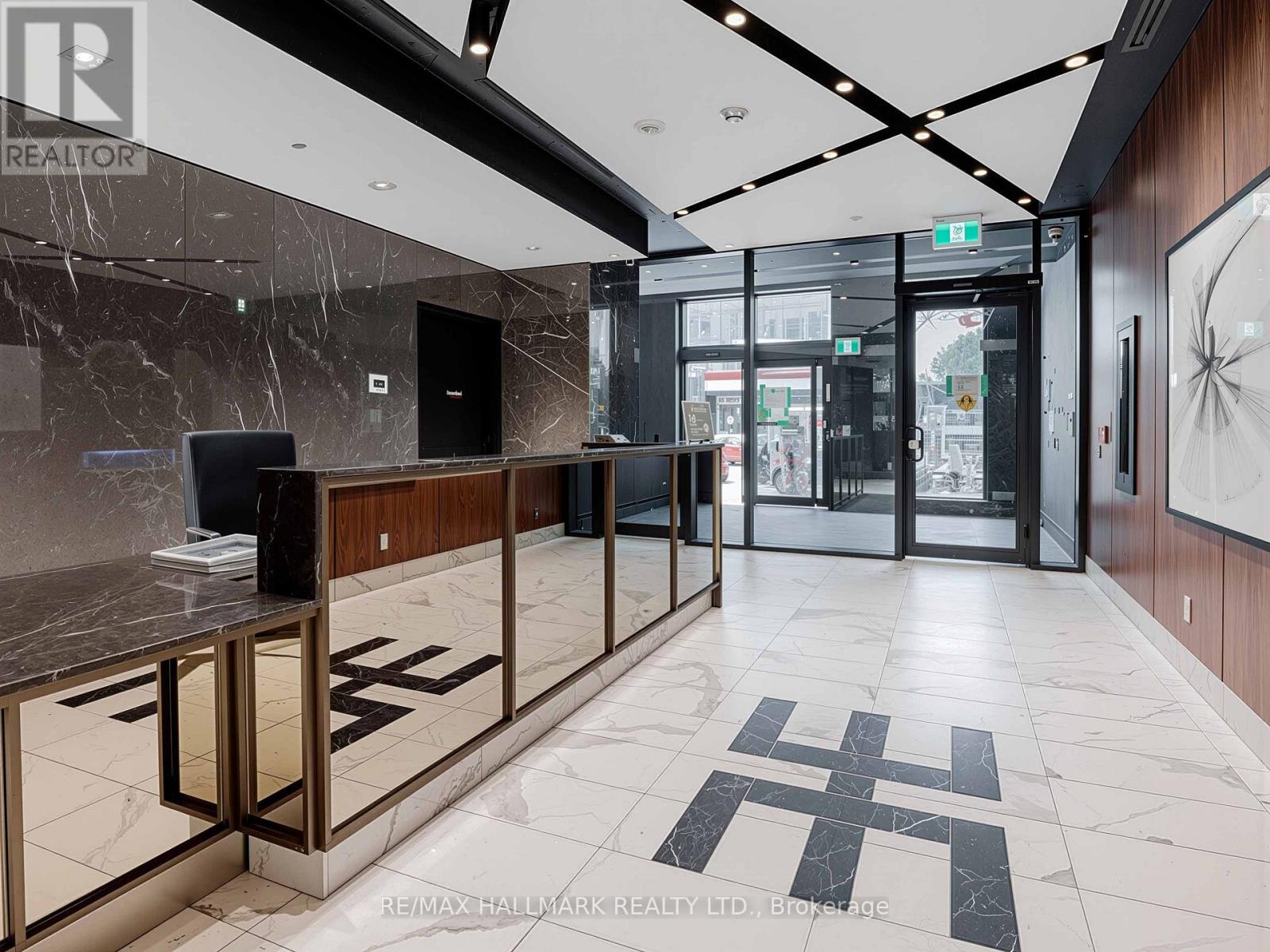 #1703 327 KING STREET W - 4