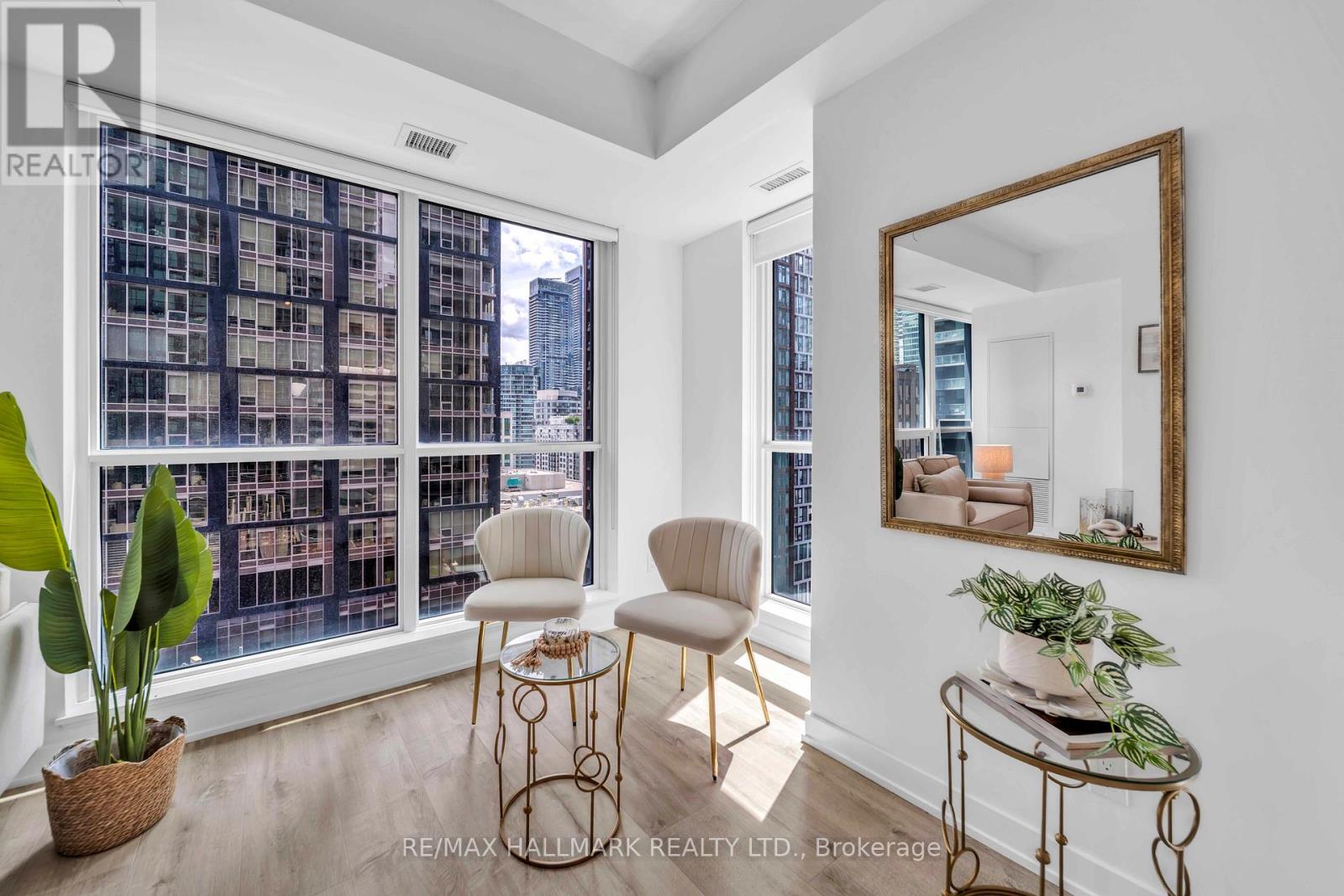 #1703 327 KING STREET W - 9