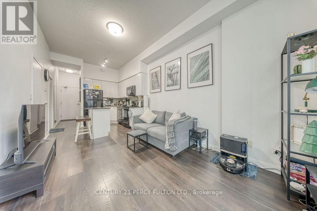 #710 15 BRUYERES MEWS - 13