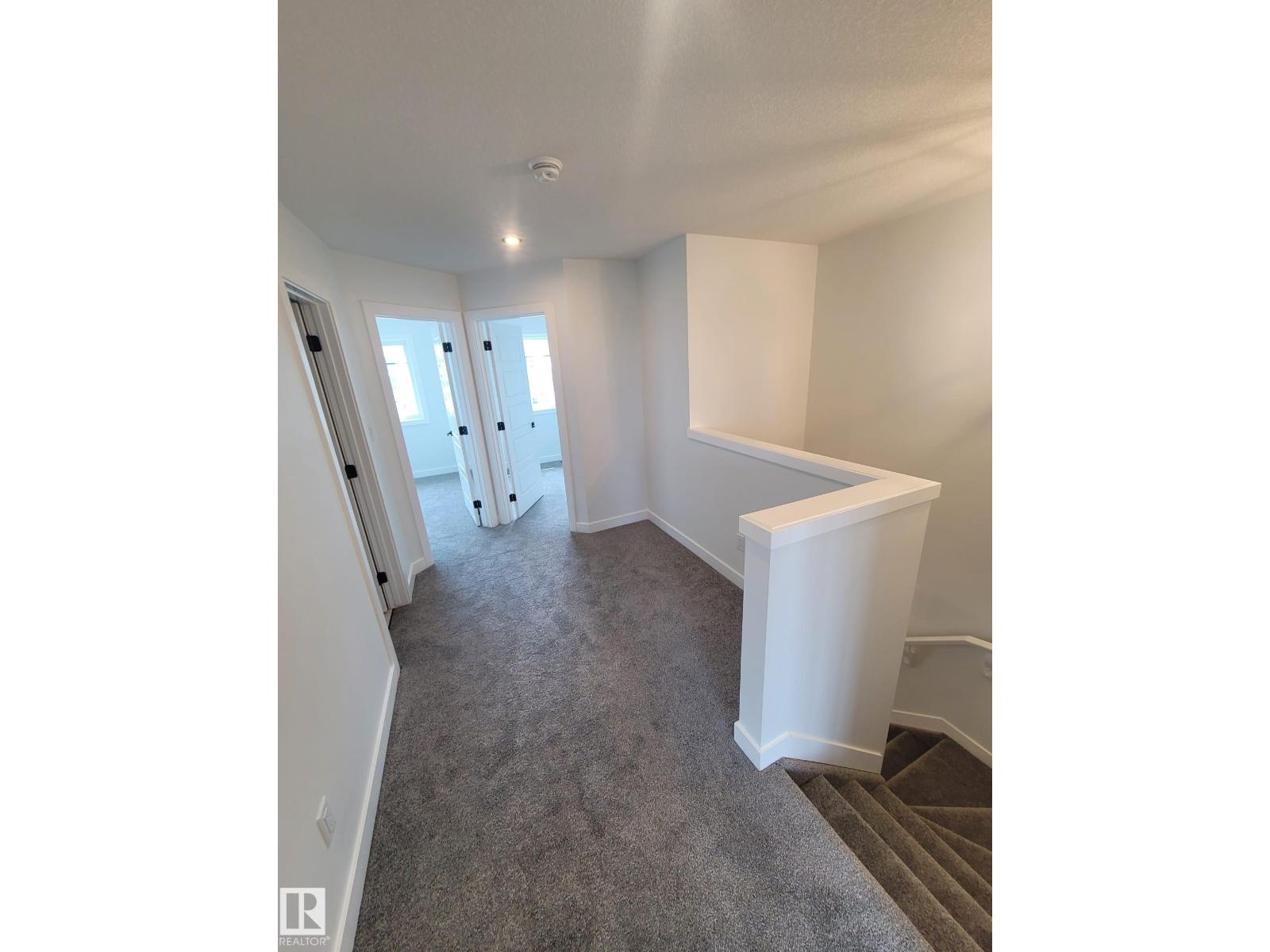 Mainfloor 9802 107 Morinville Avenue - Photo 12