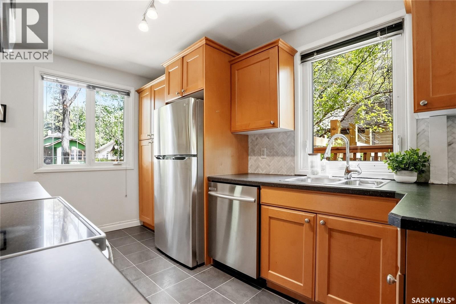 114 7th STREET E - photo 5