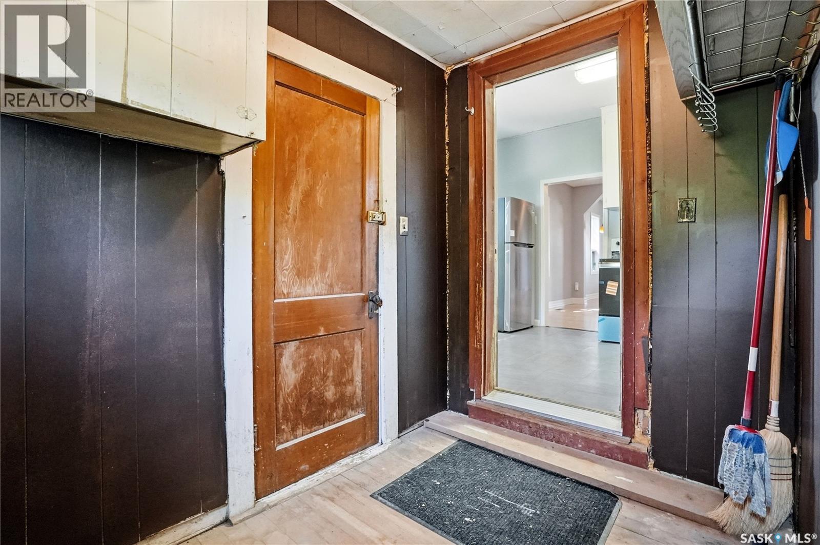 103A Norman AVENUE - 18