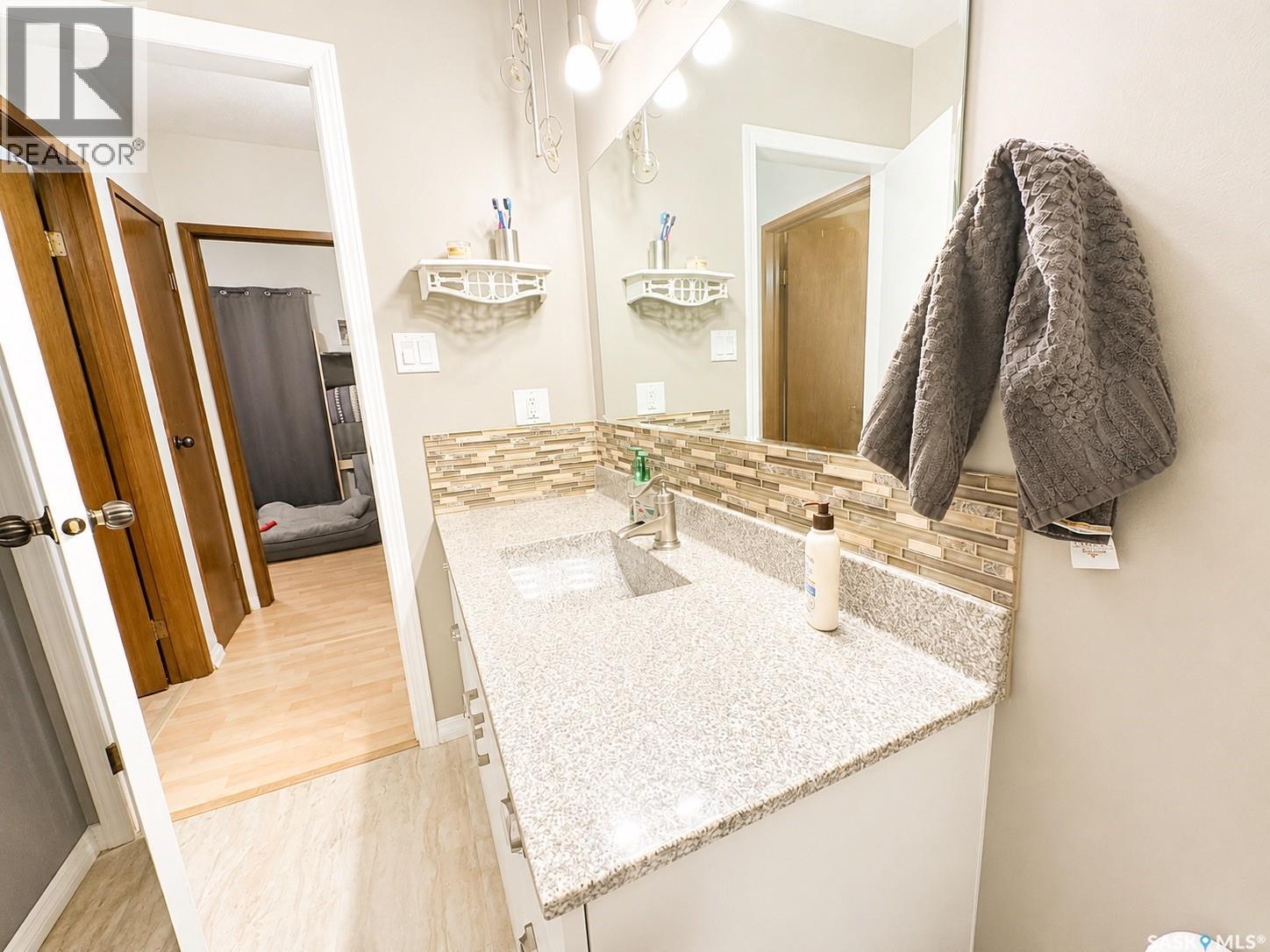 216 Lorne St. — photo 10
