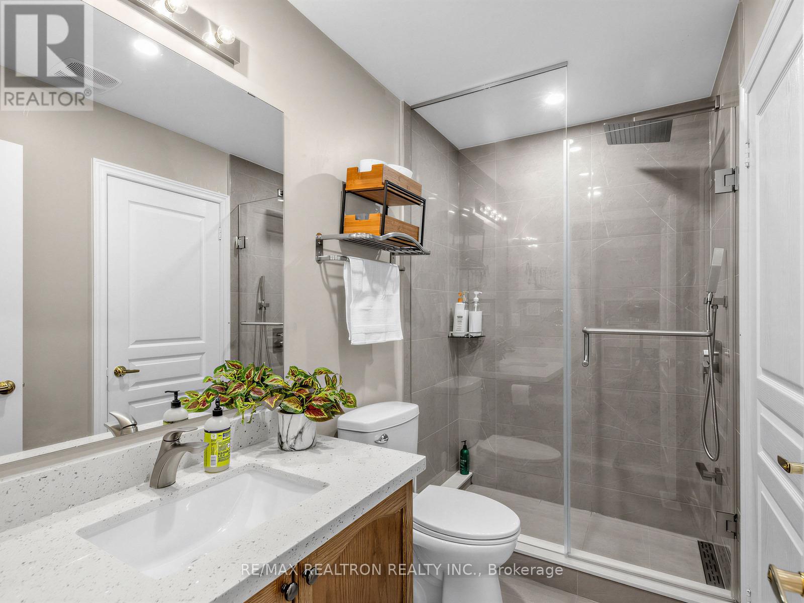 21 RENNIE AVENUE - 31