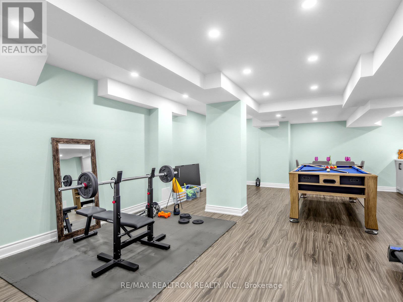 21 RENNIE AVENUE - 45