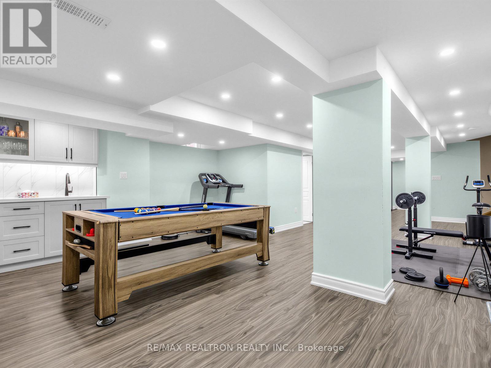21 RENNIE AVENUE - 46