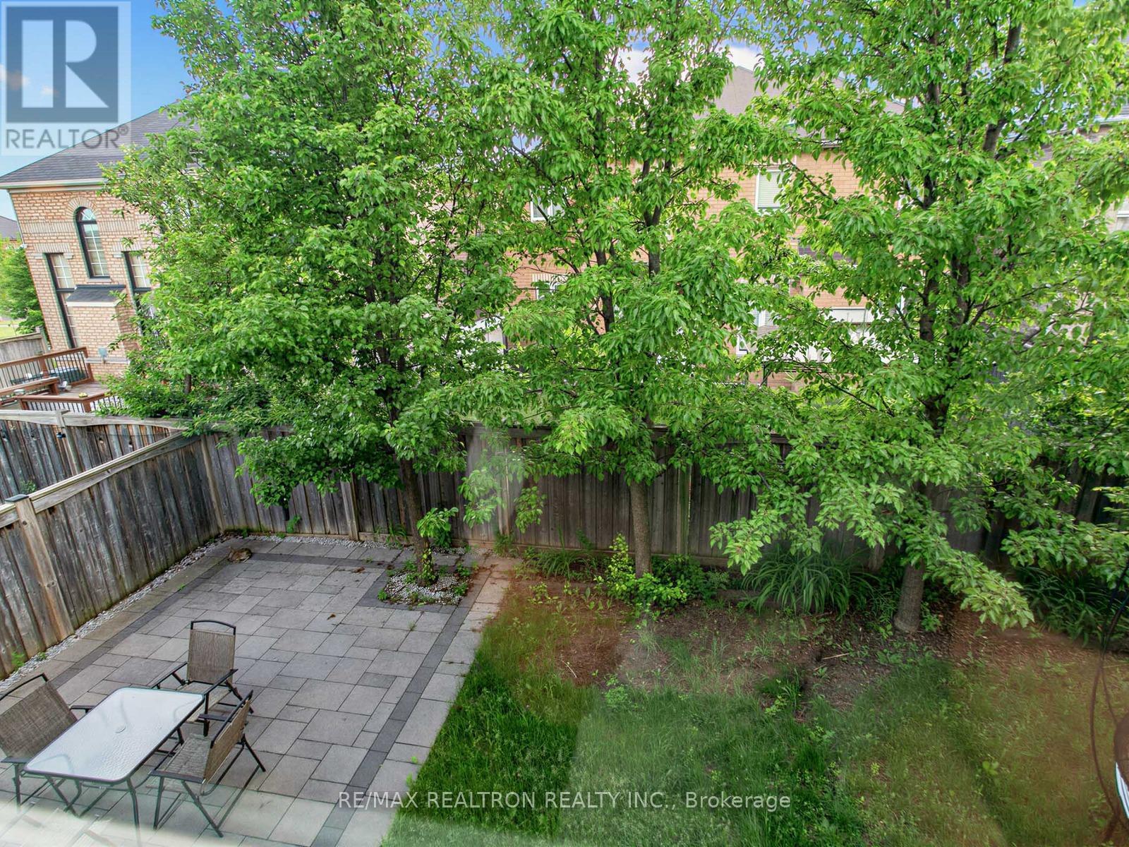 21 RENNIE AVENUE - 50