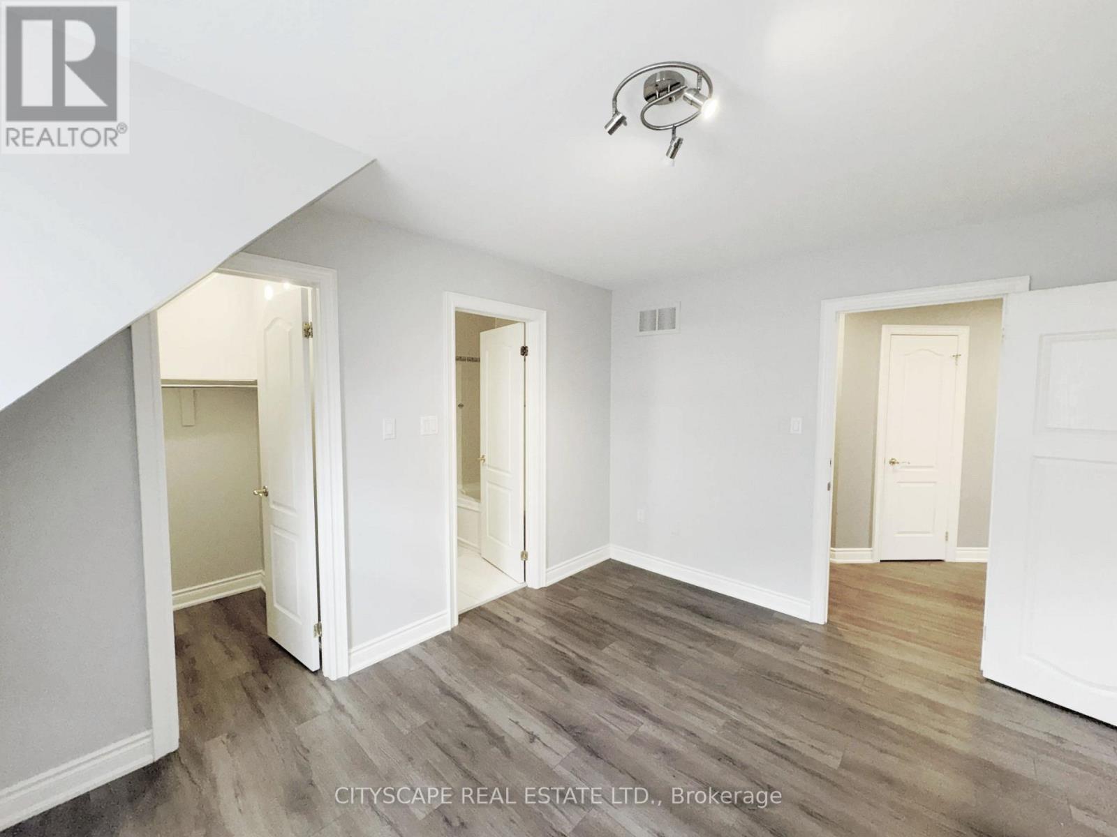 369 COVENTRY HILL TRAIL - 33