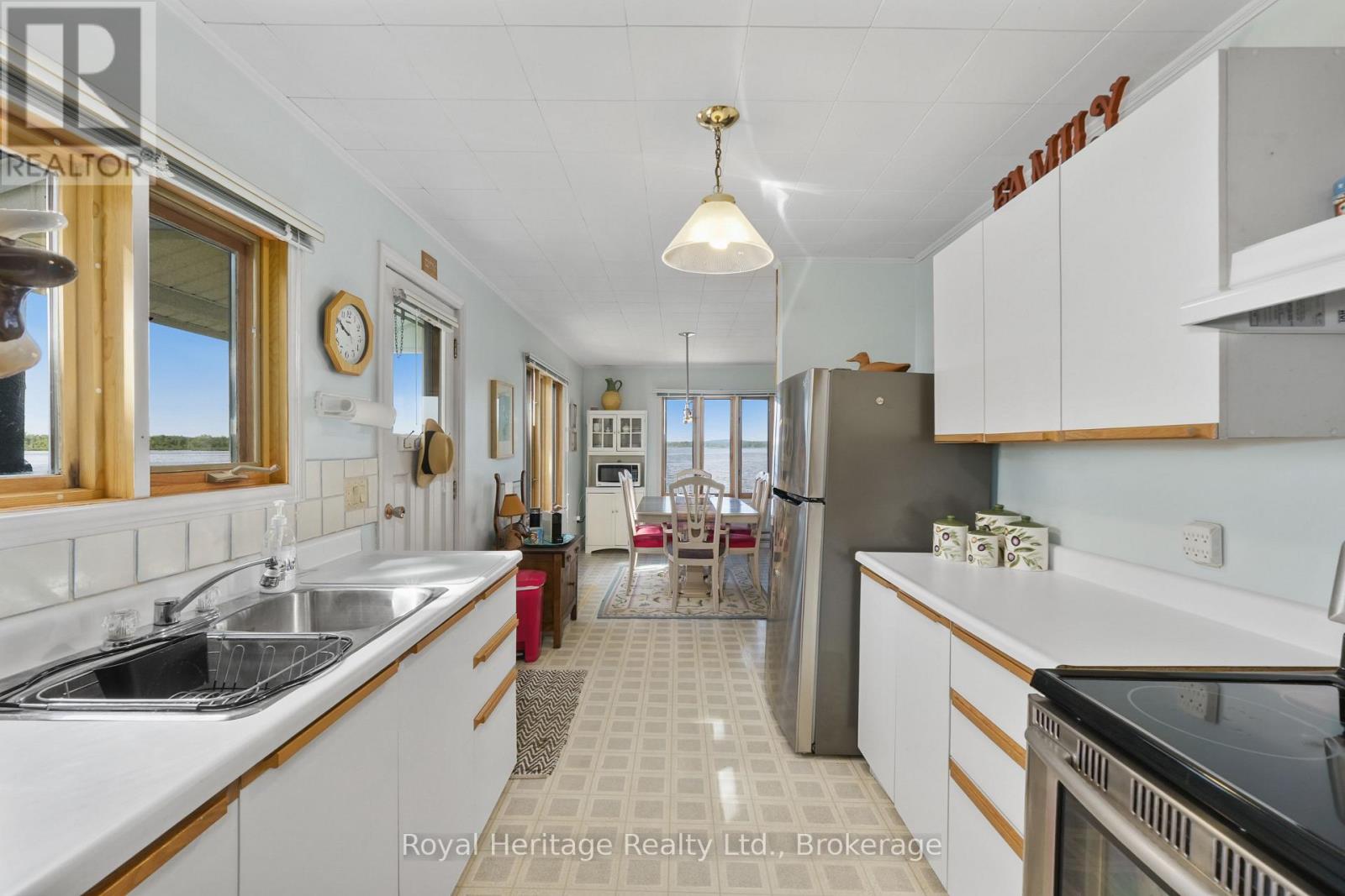 8 BRADLEY BAY ROAD - 17