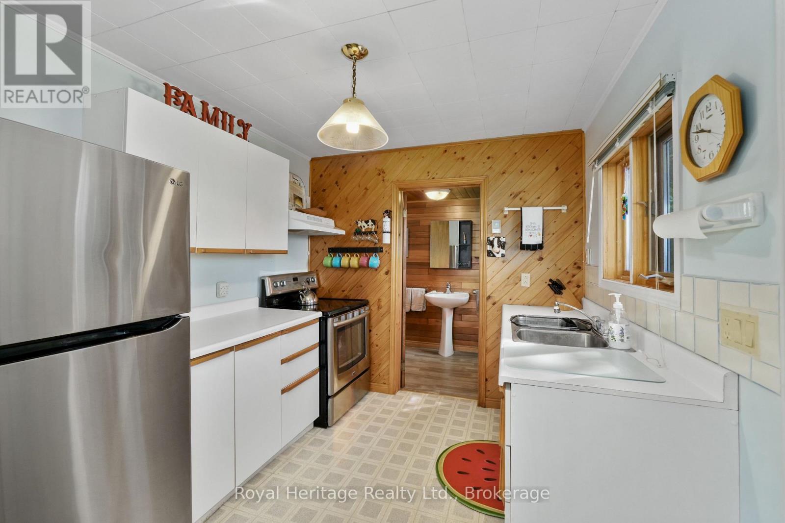 8 BRADLEY BAY ROAD - 15
