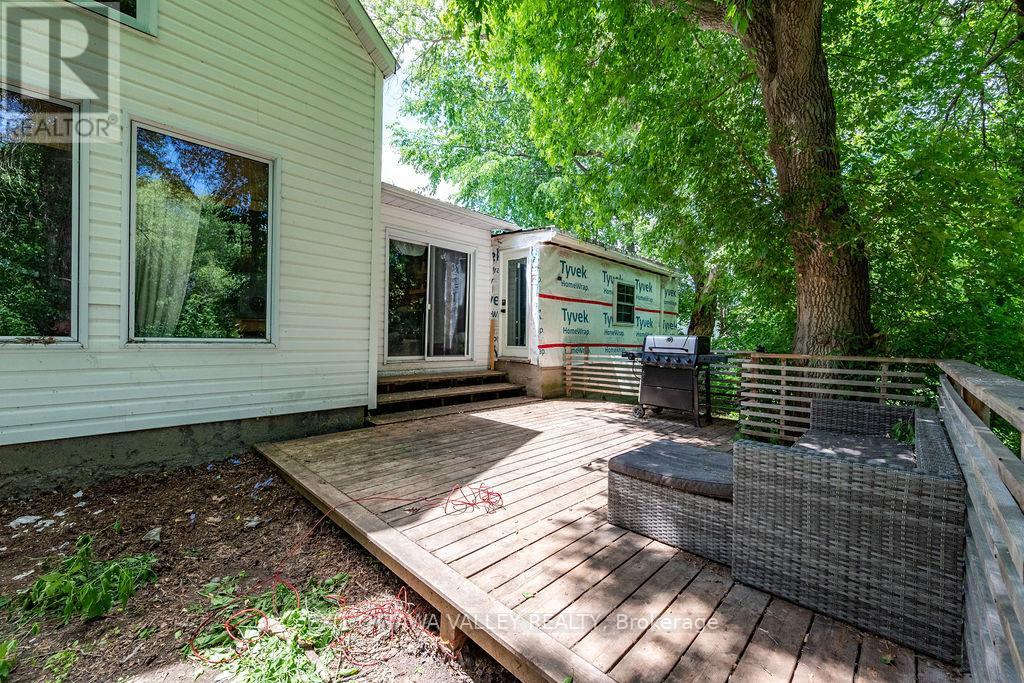 815 PEMBROKE STREET W - 45