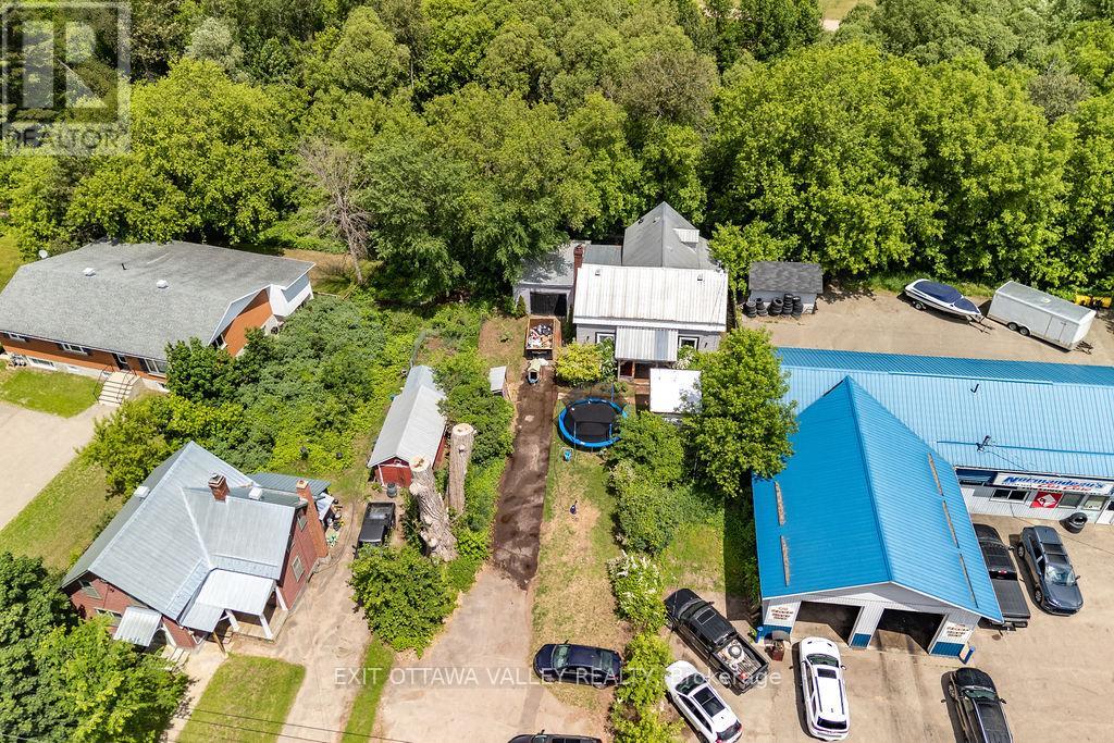 815 PEMBROKE STREET W - 44