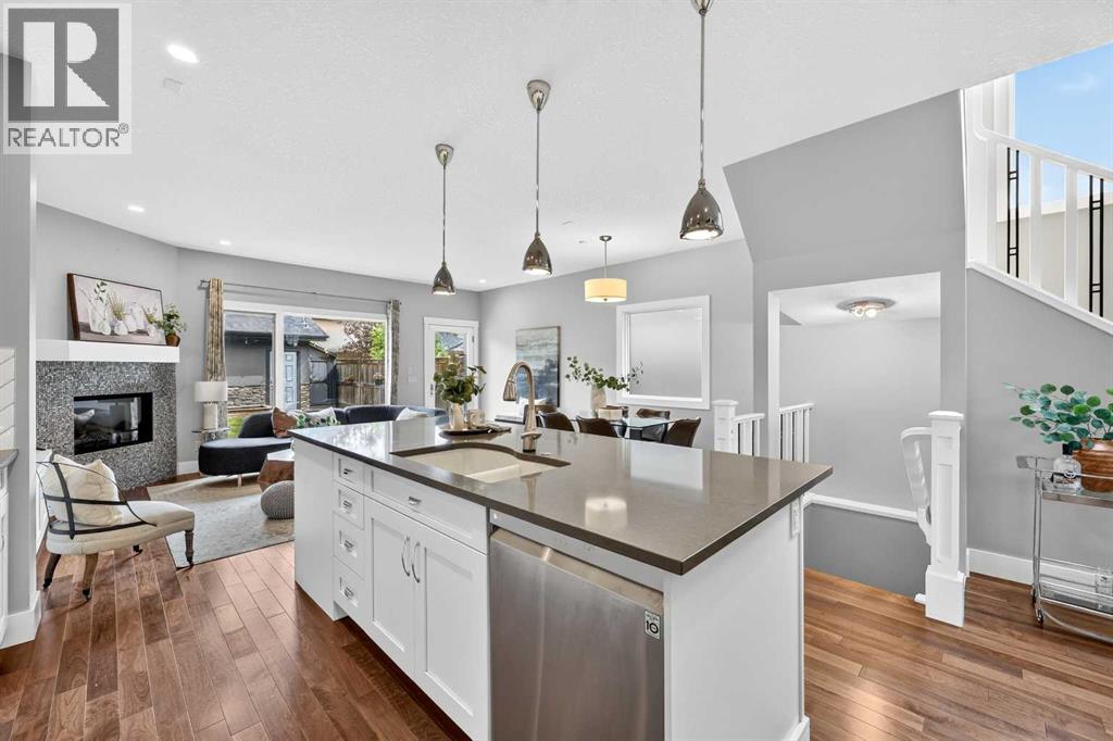 536 53 Avenue SW — photo 17