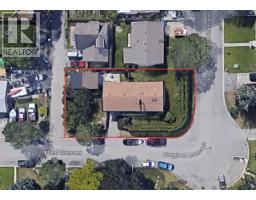  747 Coopland Crescent, Kelowna