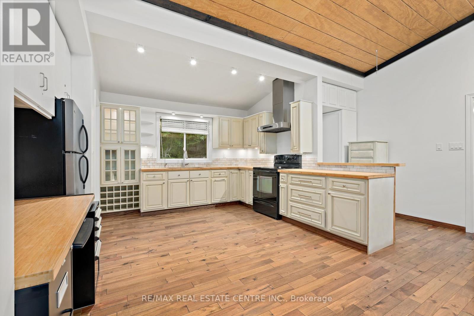 19 OLD PAVILLION ROAD - 8