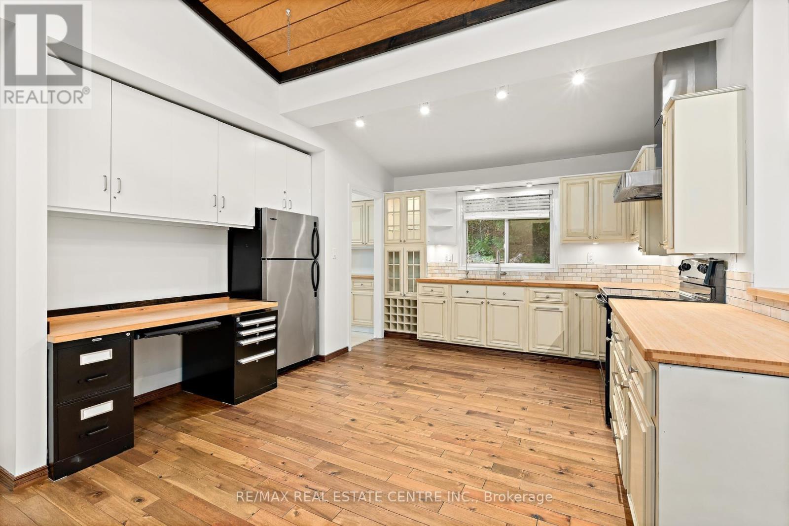 19 OLD PAVILLION ROAD - 9