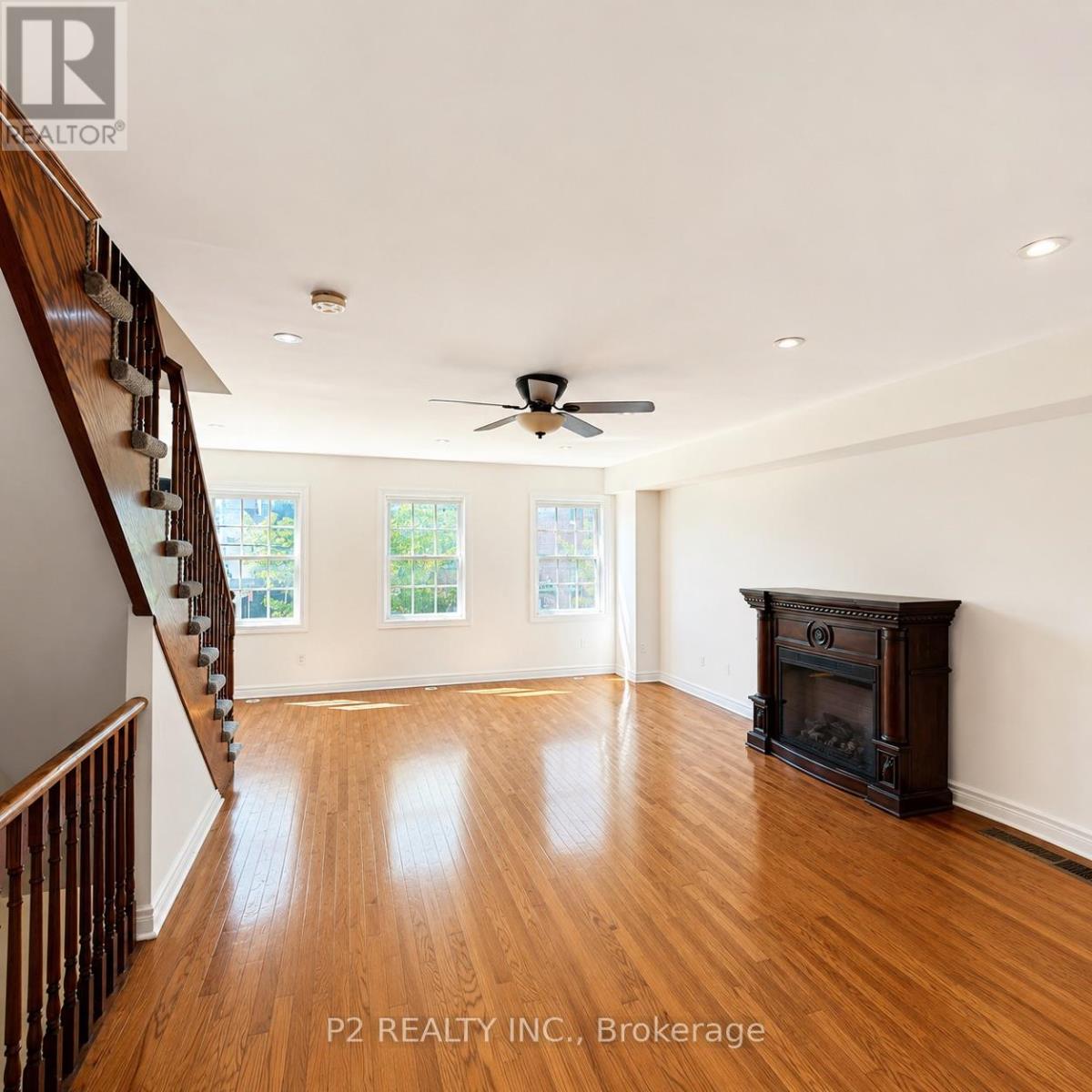 #7 3062 LAKE SHORE BOULEVARD W - 4