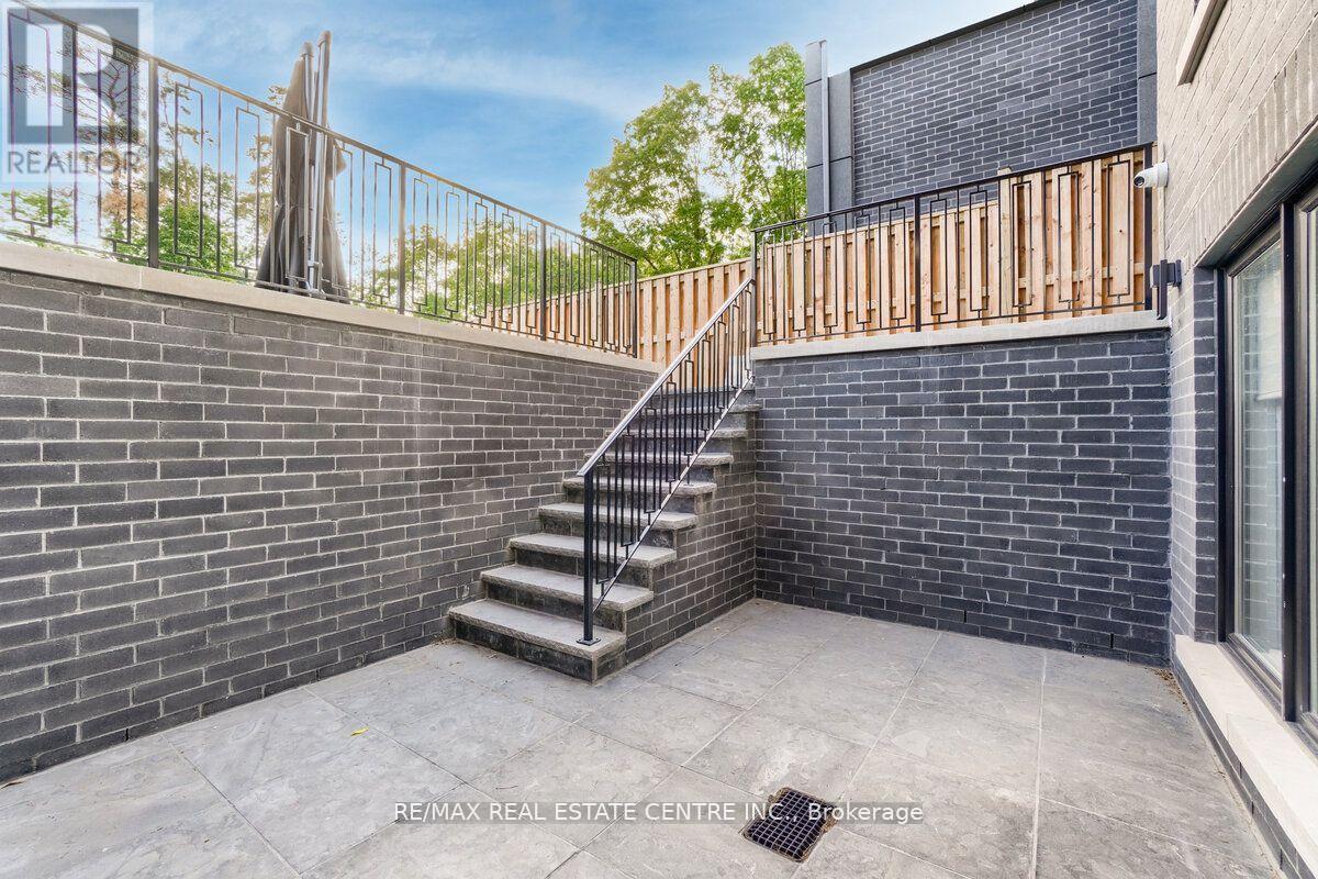 3118 GIVEN ROAD - 36