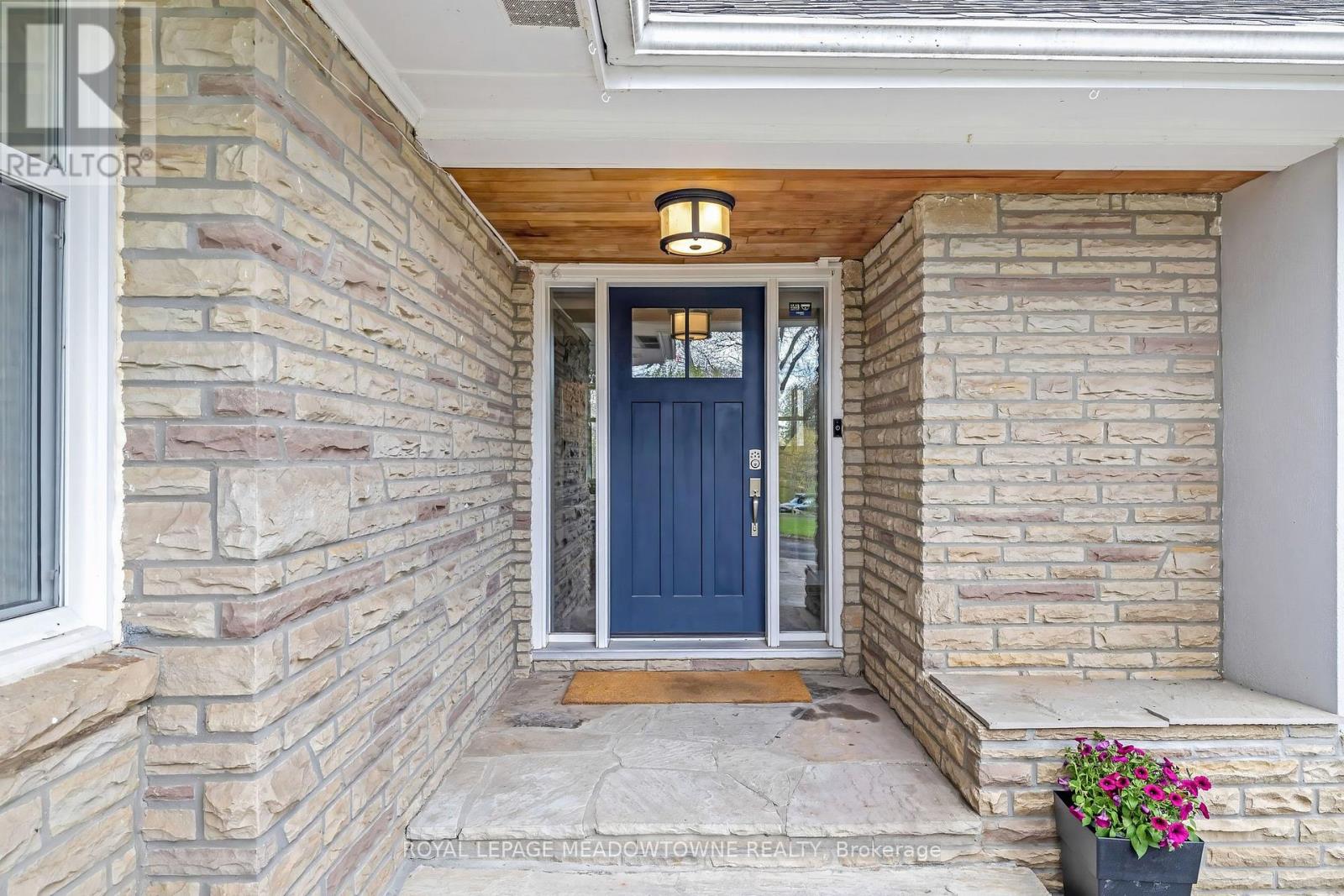 161 CONFEDERATION STREET - 7