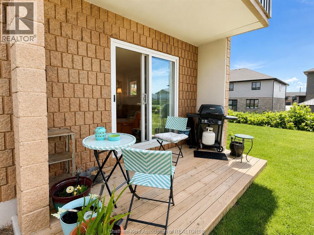 #102 276 Merritt AVENUE - 12