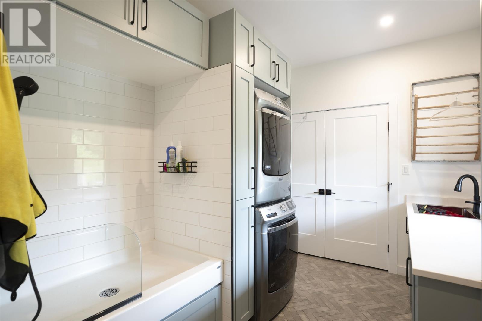 149 MICKELSON DR - 25