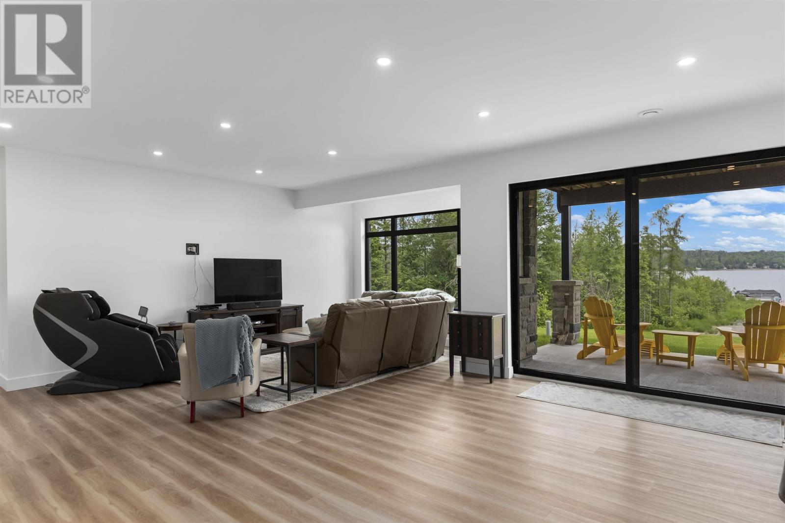 149 MICKELSON DR - 28