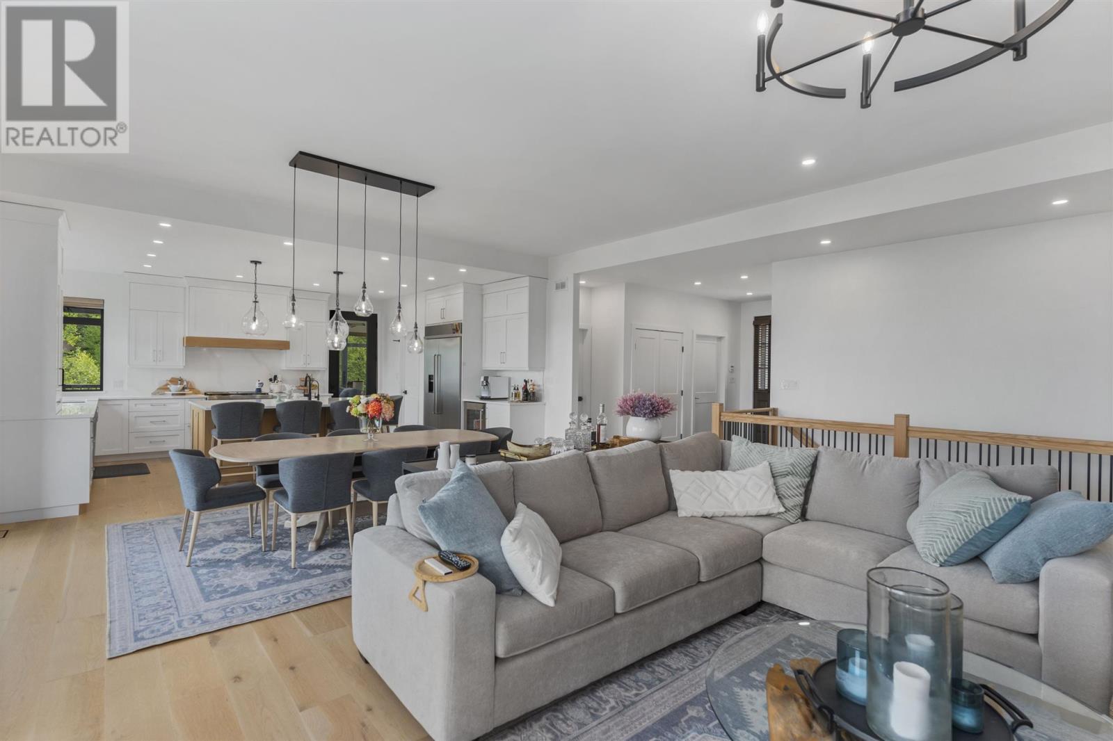 149 MICKELSON DR - 8