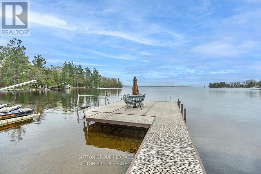 58 PIRATES GLEN DRIVE S - 44