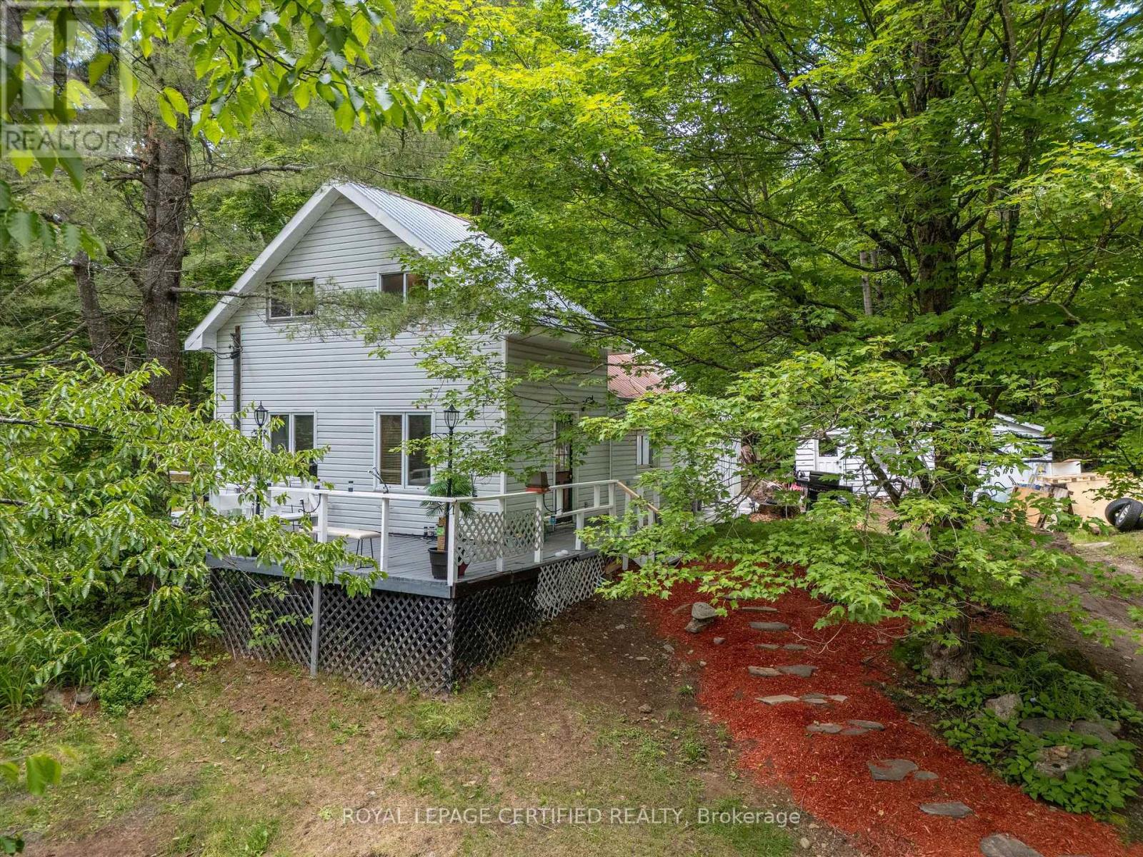 240 BRITANNIA ROAD - 2