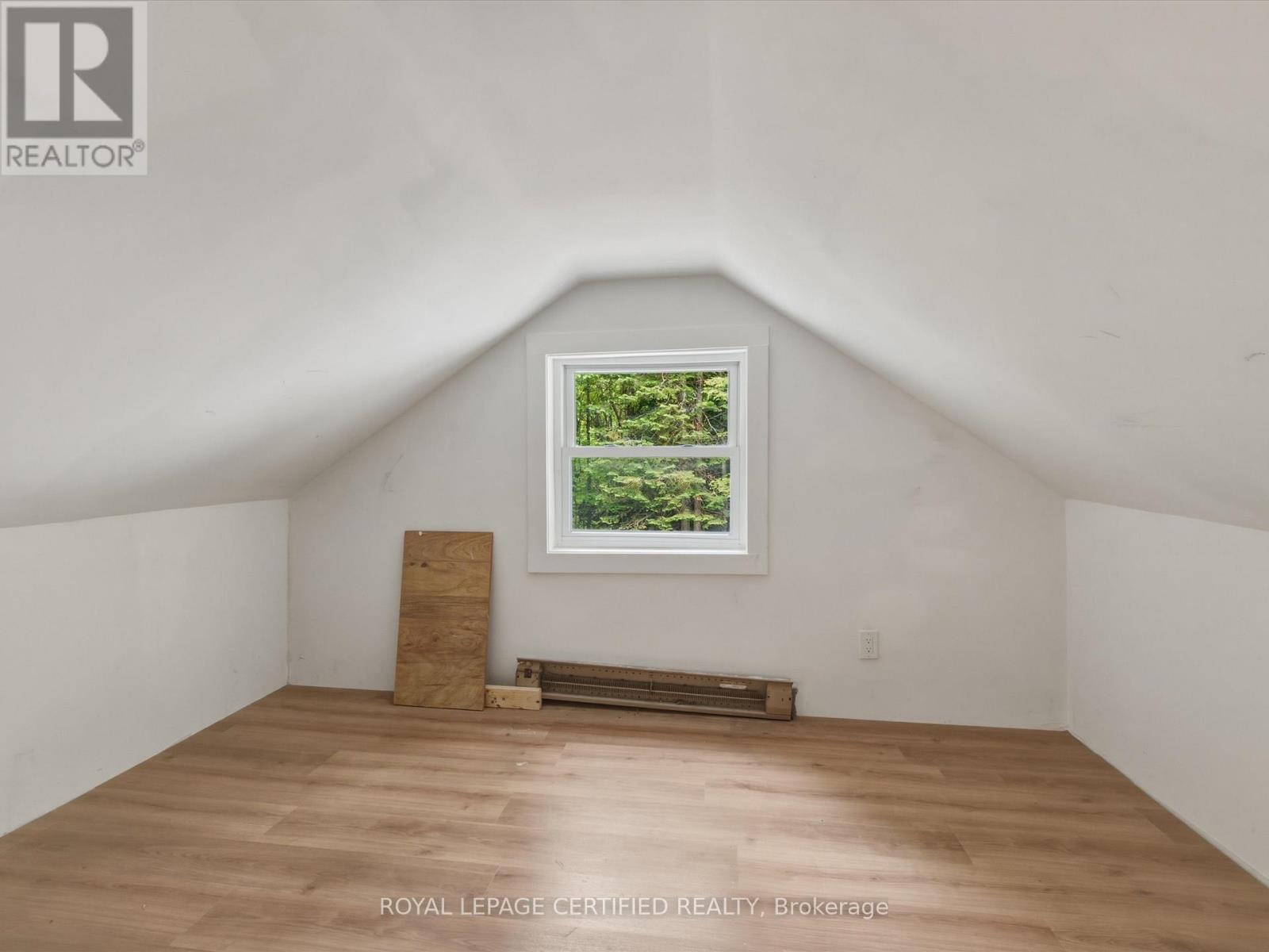 240 BRITANNIA ROAD - 24