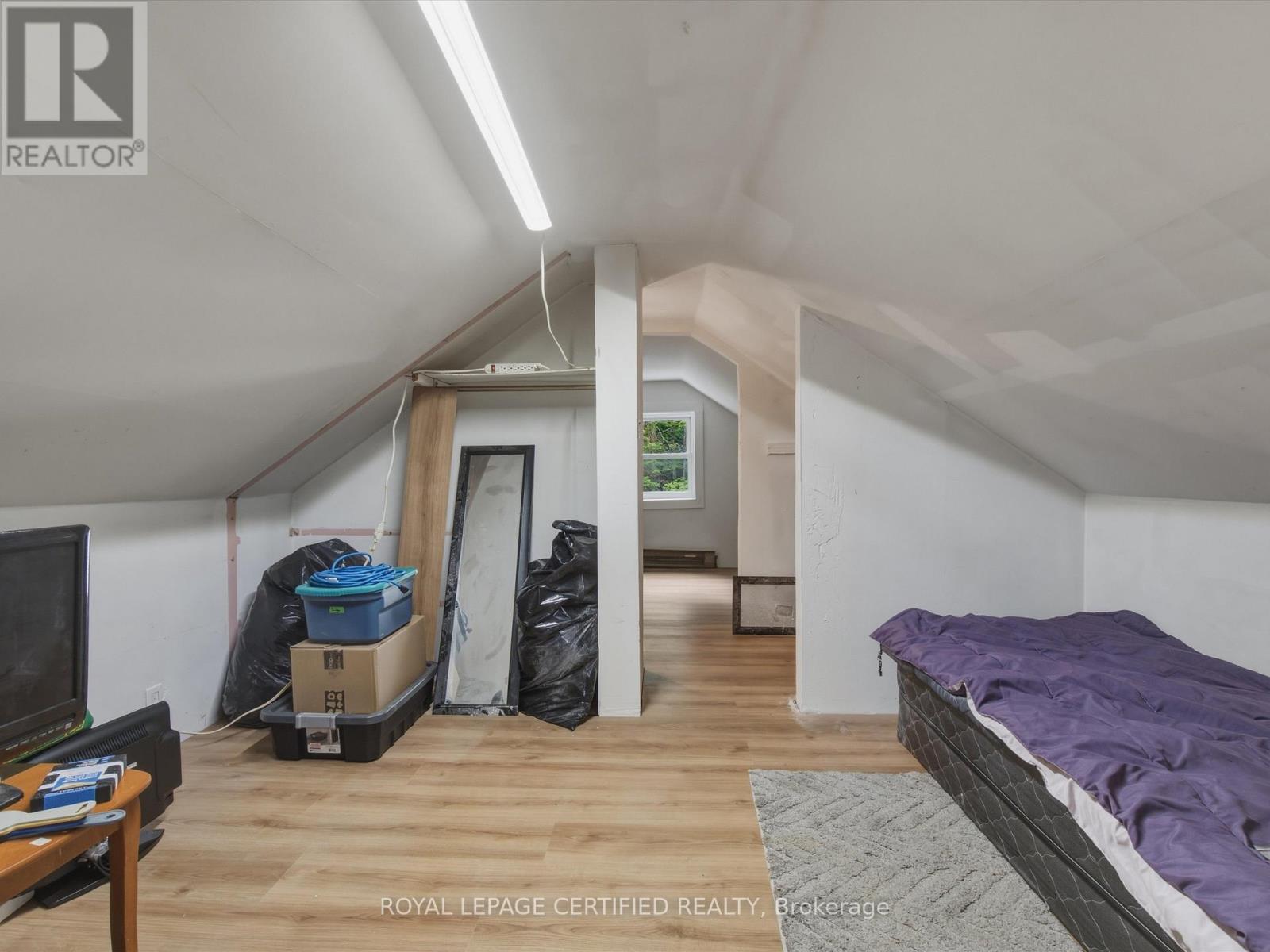240 BRITANNIA ROAD - 27