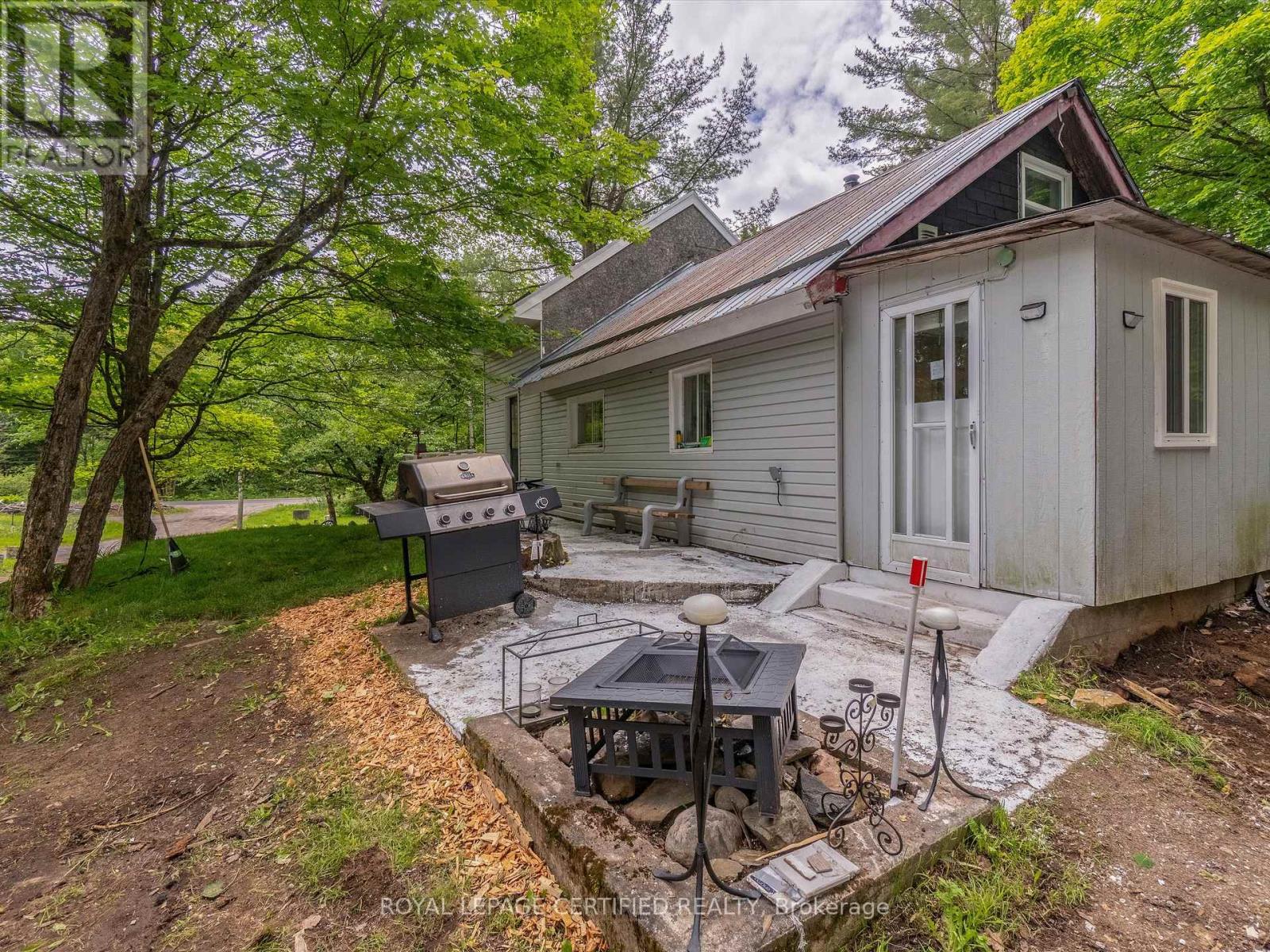240 BRITANNIA ROAD - 34