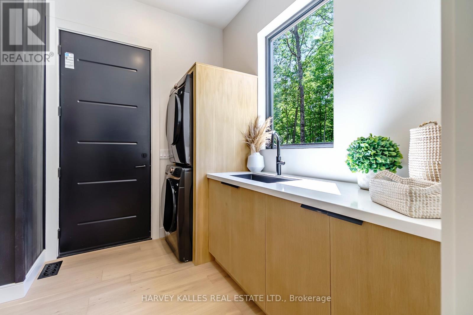 114 ROCKHAVEN ROAD - 35