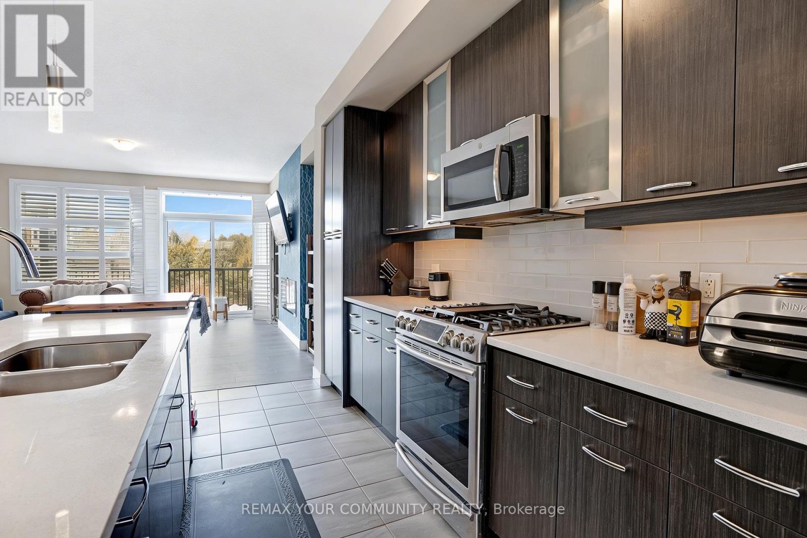 #63 60 ARKELL ROAD - 16
