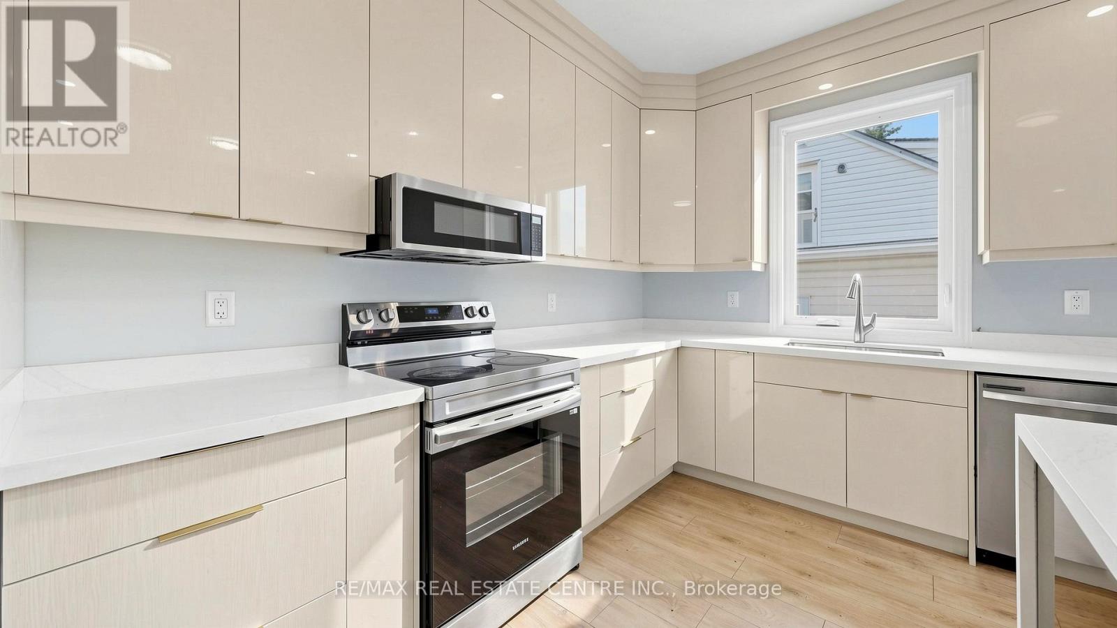 149 BALLANTYNE AVENUE - 12