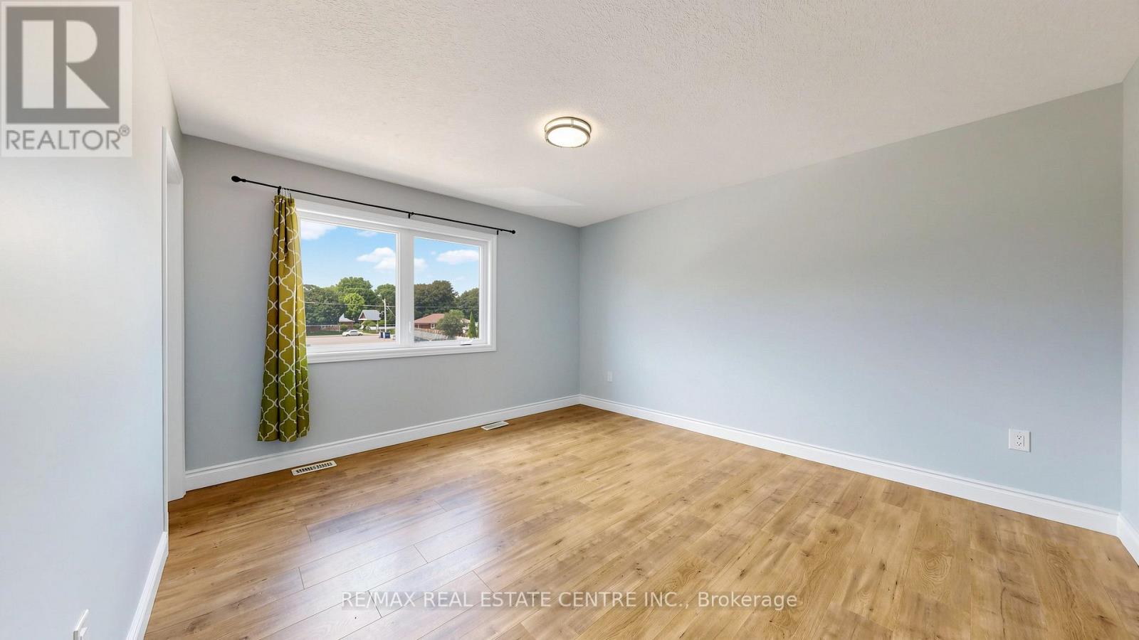149 BALLANTYNE AVENUE - 18