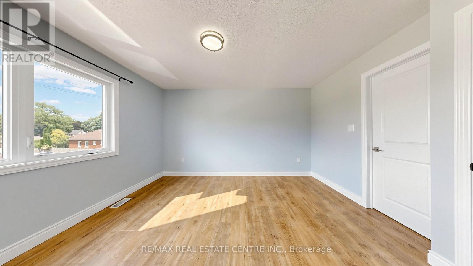 149 BALLANTYNE AVENUE - 19