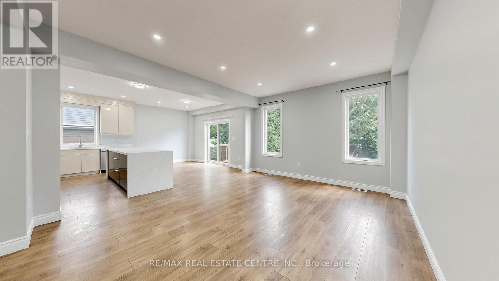 149 BALLANTYNE AVENUE - 8