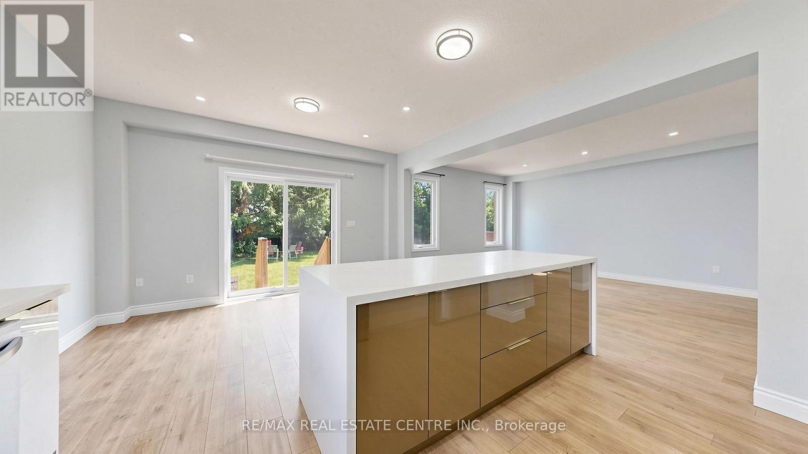 149 BALLANTYNE AVENUE - 9