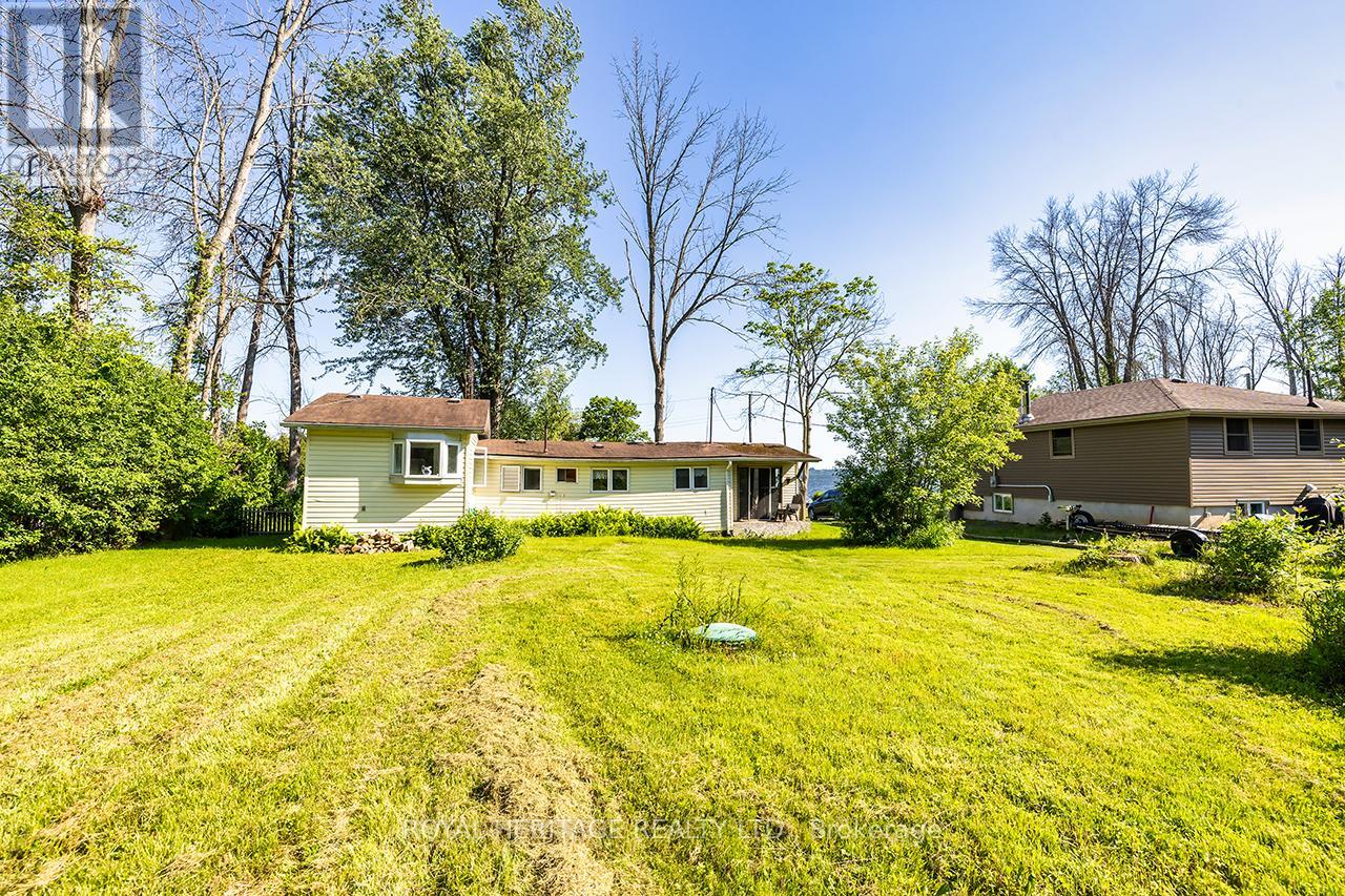 556 NORTH SHORE DRIVE W - 13