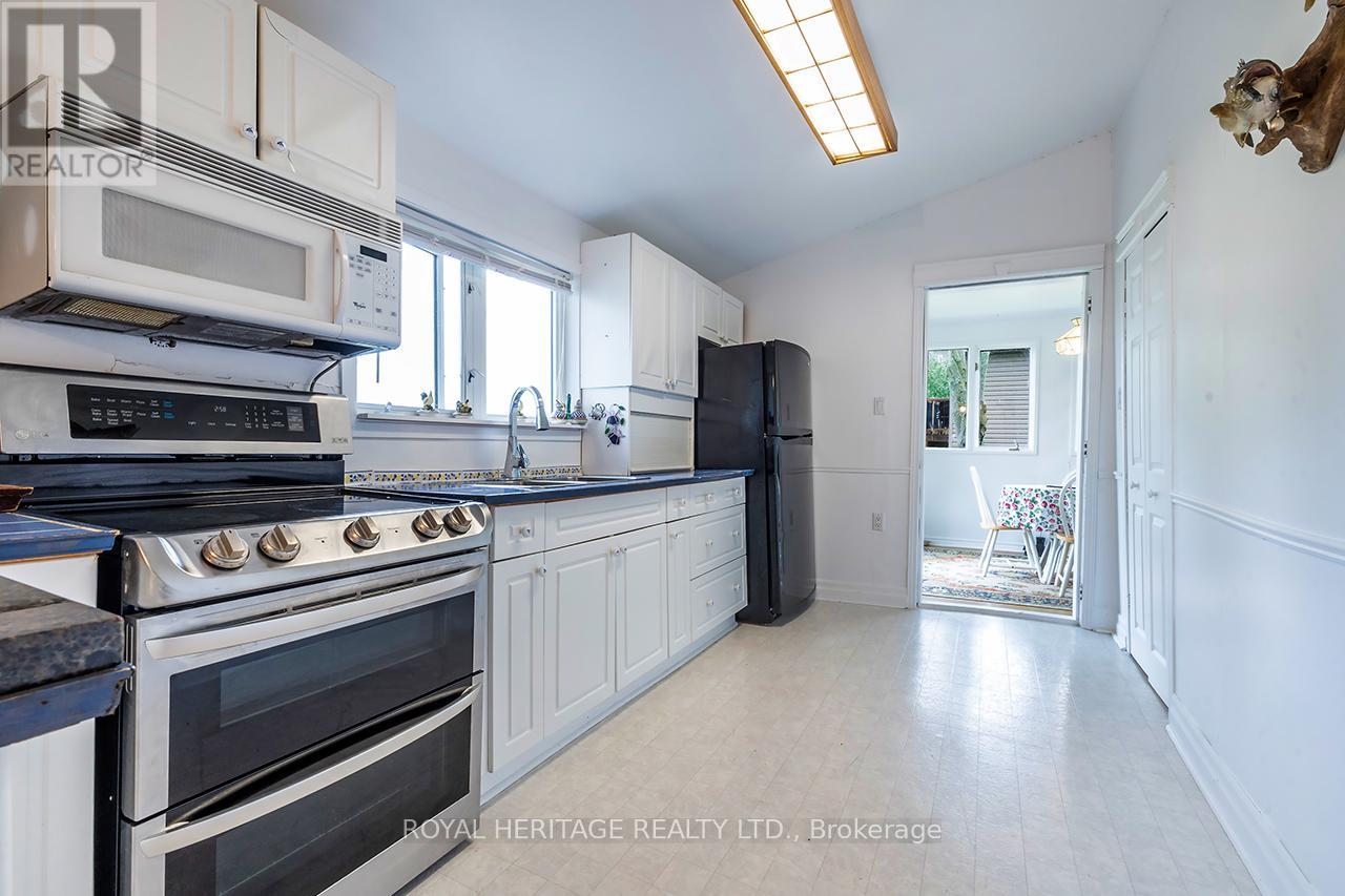556 NORTH SHORE DRIVE W - 17