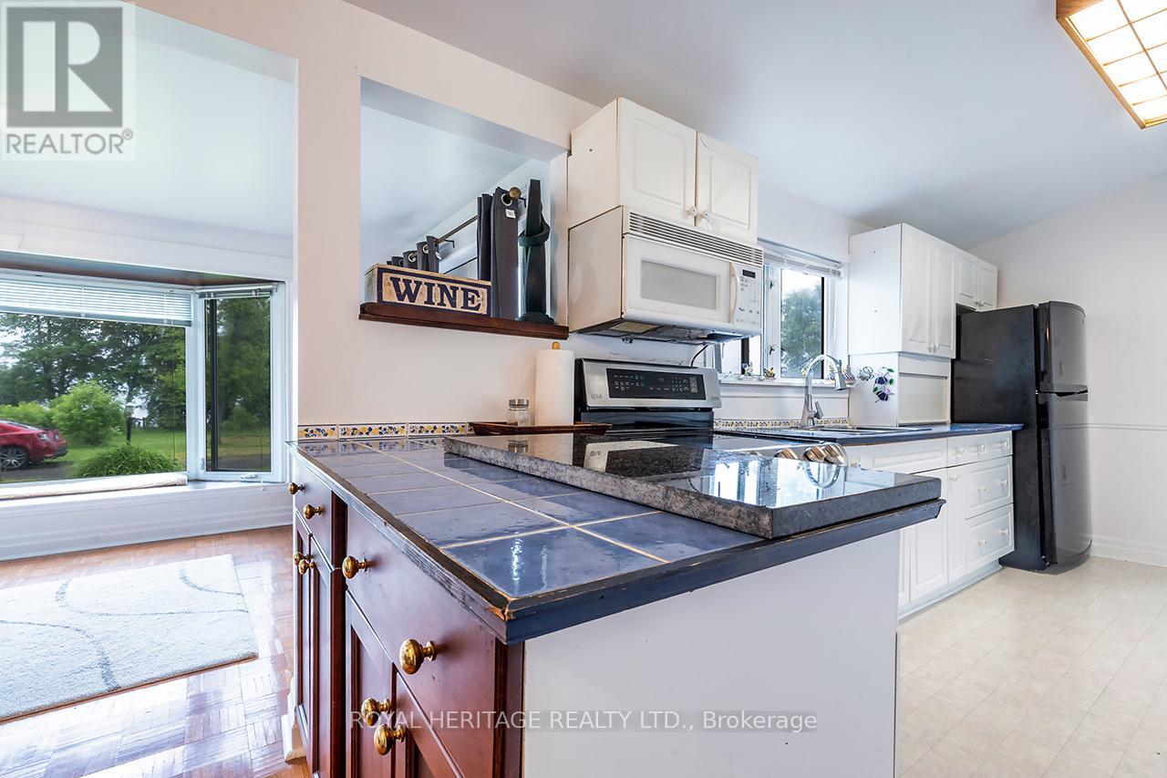 556 NORTH SHORE DRIVE W - 18