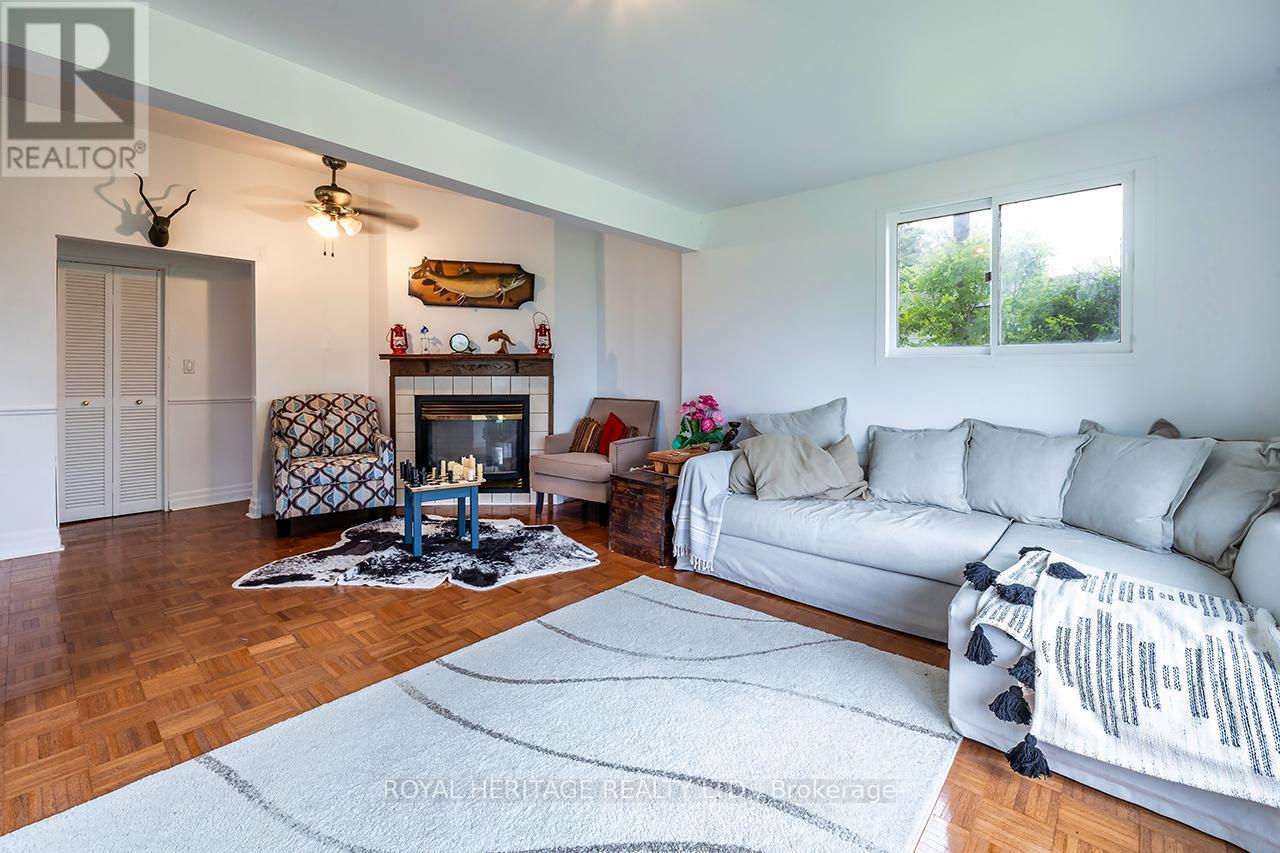 556 NORTH SHORE DRIVE W - 24