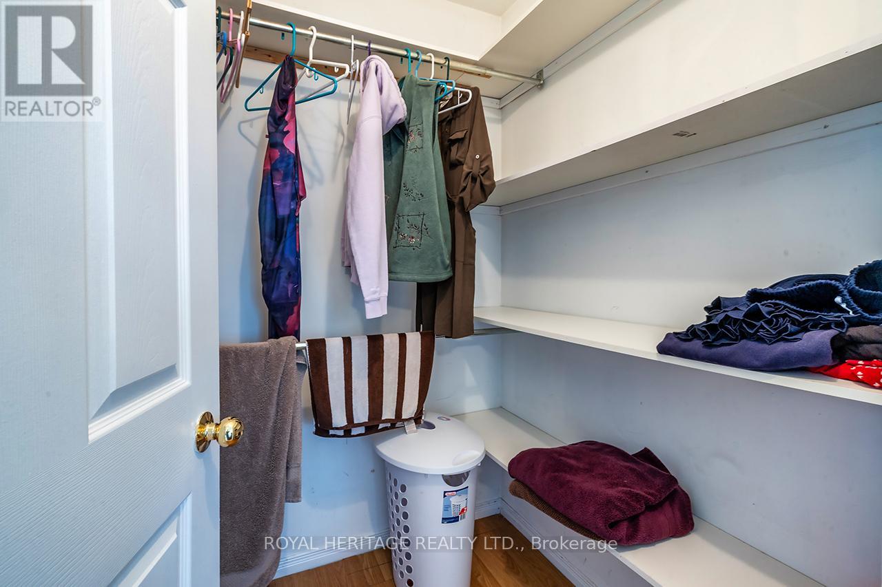 556 NORTH SHORE DRIVE W - 32